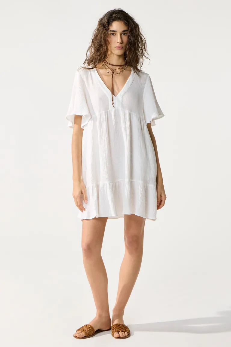 Elegante vestido corto de algodón texturizado con diseño de volados para mujer de Cuesta Blanca en Vestidos para argentina