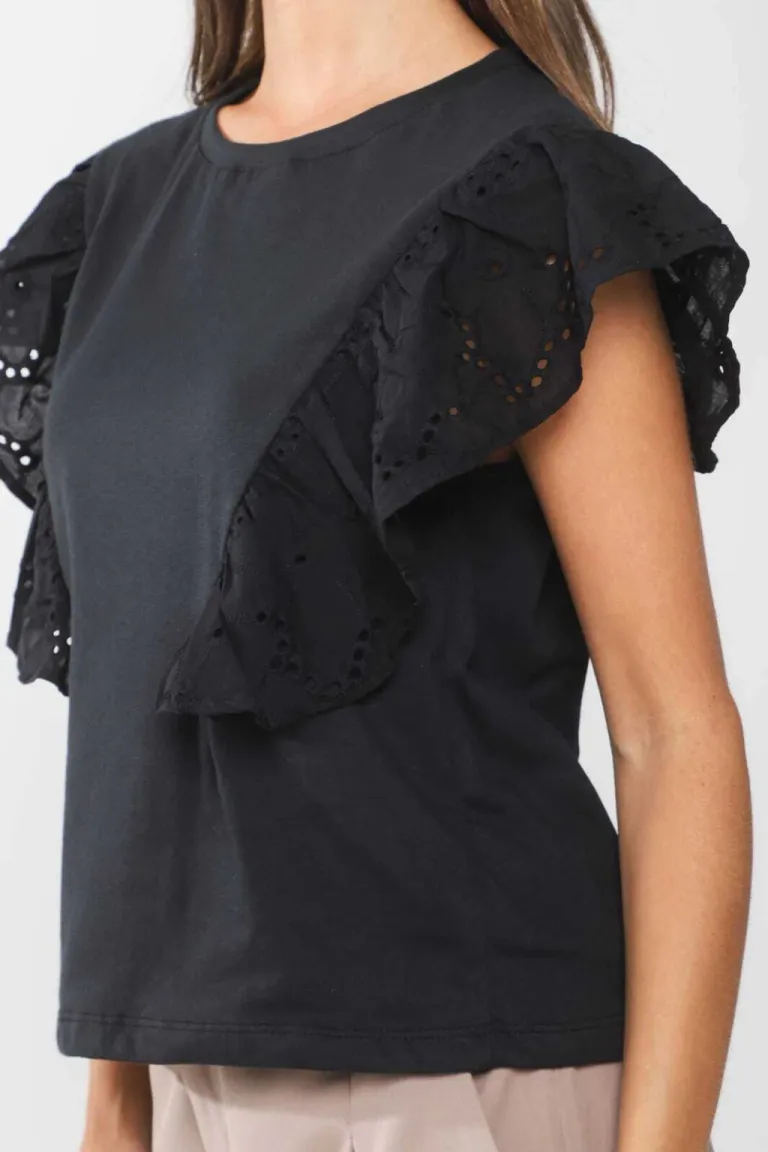 Blusa blanca con volados laterales en broderie de Belle en Blusas para argentina