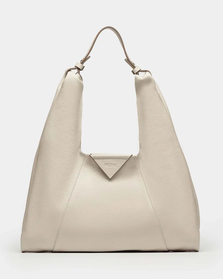 Cartera de hombro de cuero graneado en tonos neutros, ideal para uso diario y multipropósito de Prüne en Bolsos y Carteras para argentina