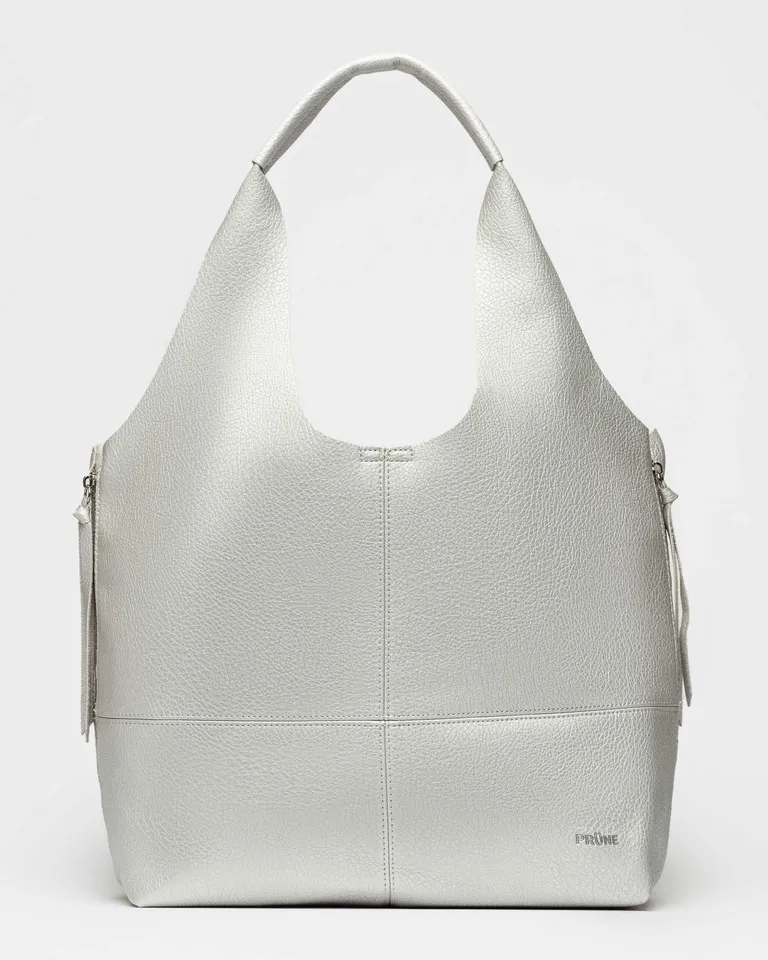 Bolso de mano gris con detalles metálicos y gran capacidad de Prüne en Bolsos y Carteras para argentina