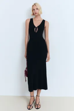 Vestido punto escote lazo de Mango en Vestidos para argentina