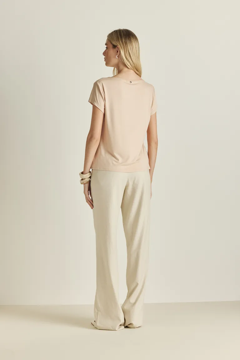 Top de género satinado con diseño exclusivo y sofisticado para un estilo elegante de Tucci en Tops para argentina