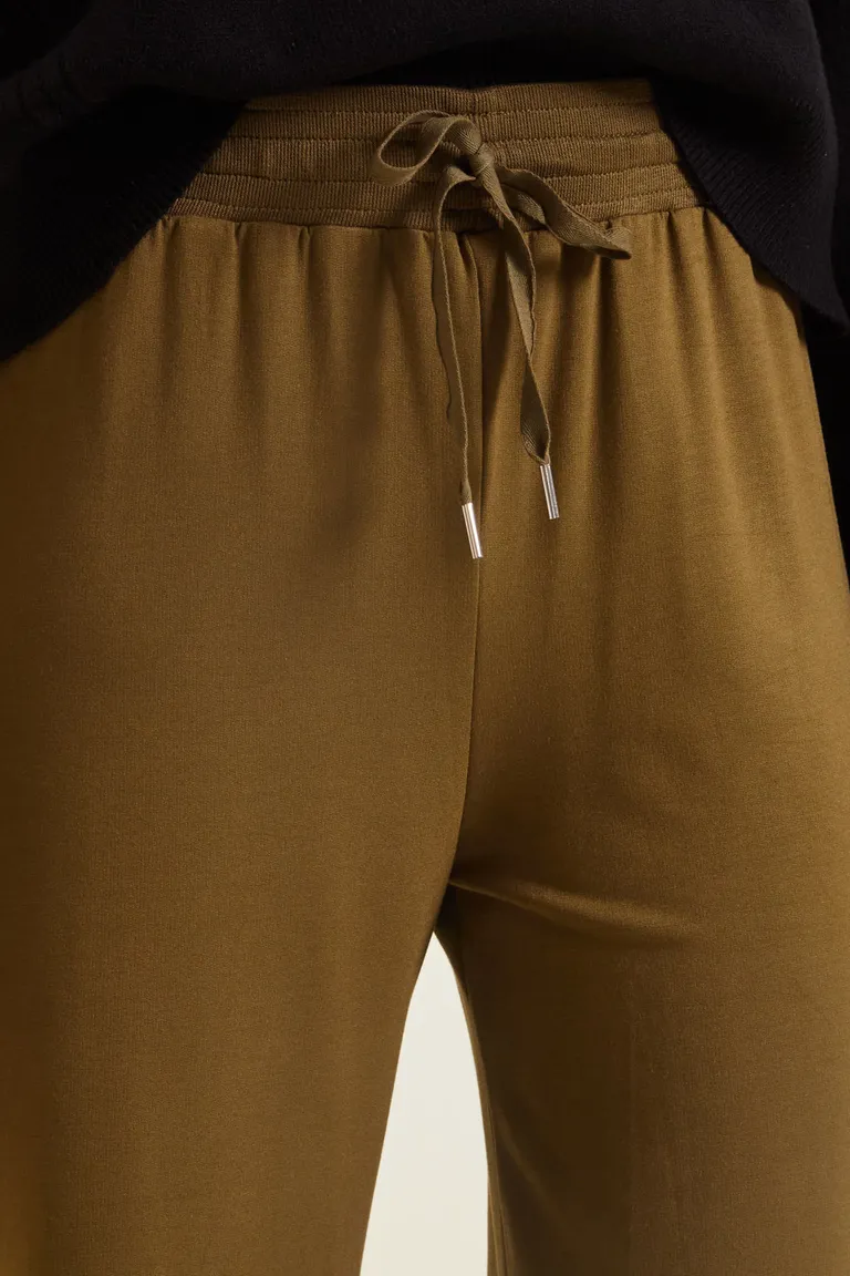 Pantalón de tiro alto con pierna ancha y cintura elastizada con cordón de ajuste de Cuesta Blanca en Pantalones para argentina