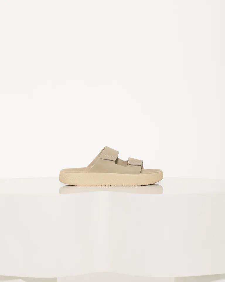 Sandalias Etna de Veja: Comodidad y estilo para la vida en la ciudad y la naturaleza de Jazmin Chebar en Sandalias para argentina