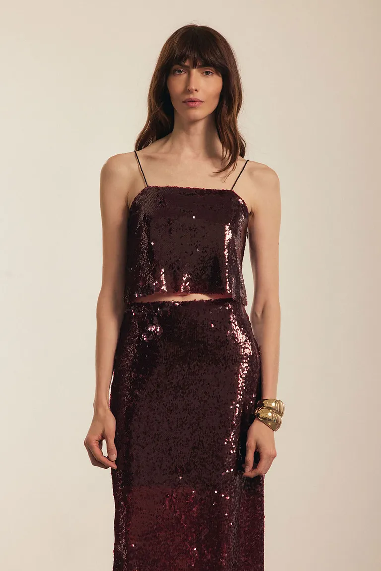 Top con lentejuelas brillantes, breteles finos y escote recto con cierre lateral invisible de Portsaid en Tops para argentina