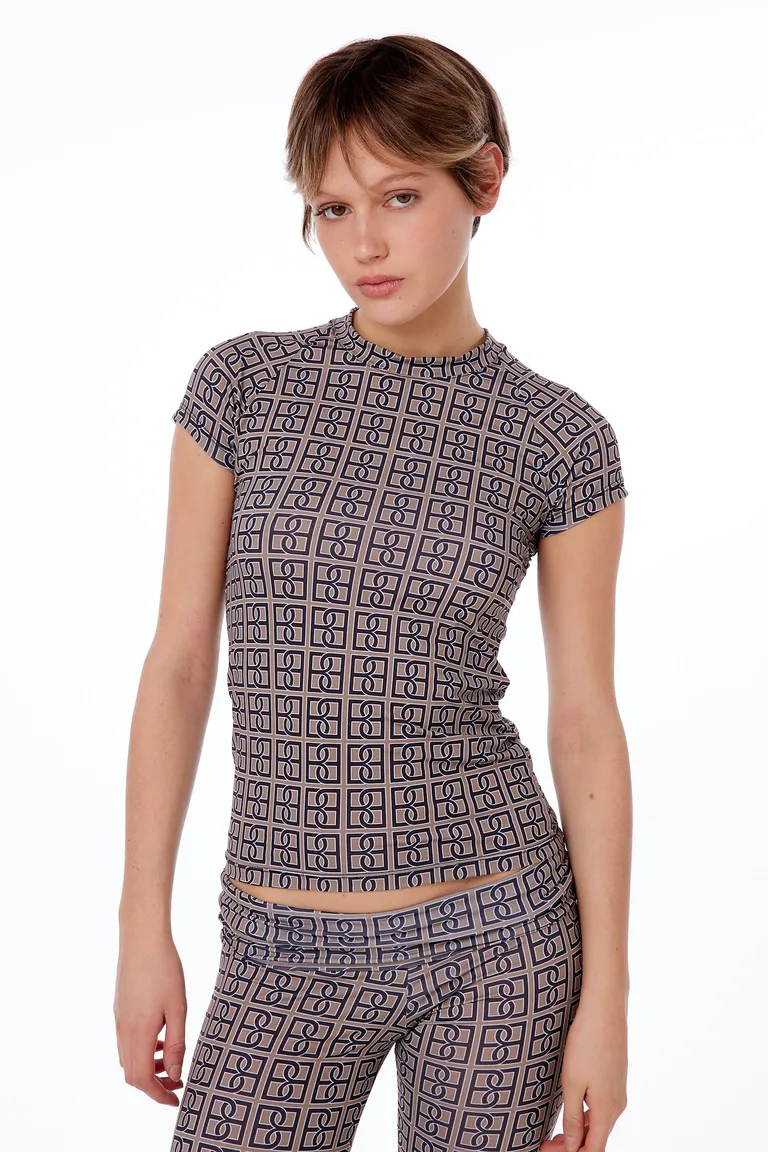 Remera anatómica de manga corta con estampado gráfico para mujer de Black Mamba en Remeras para argentina