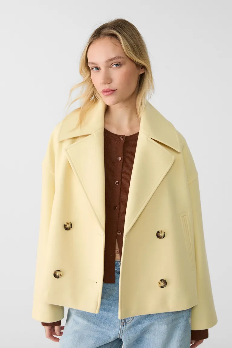 Tapado corto cruzado de Stradivarius en Chaquetas para argentina