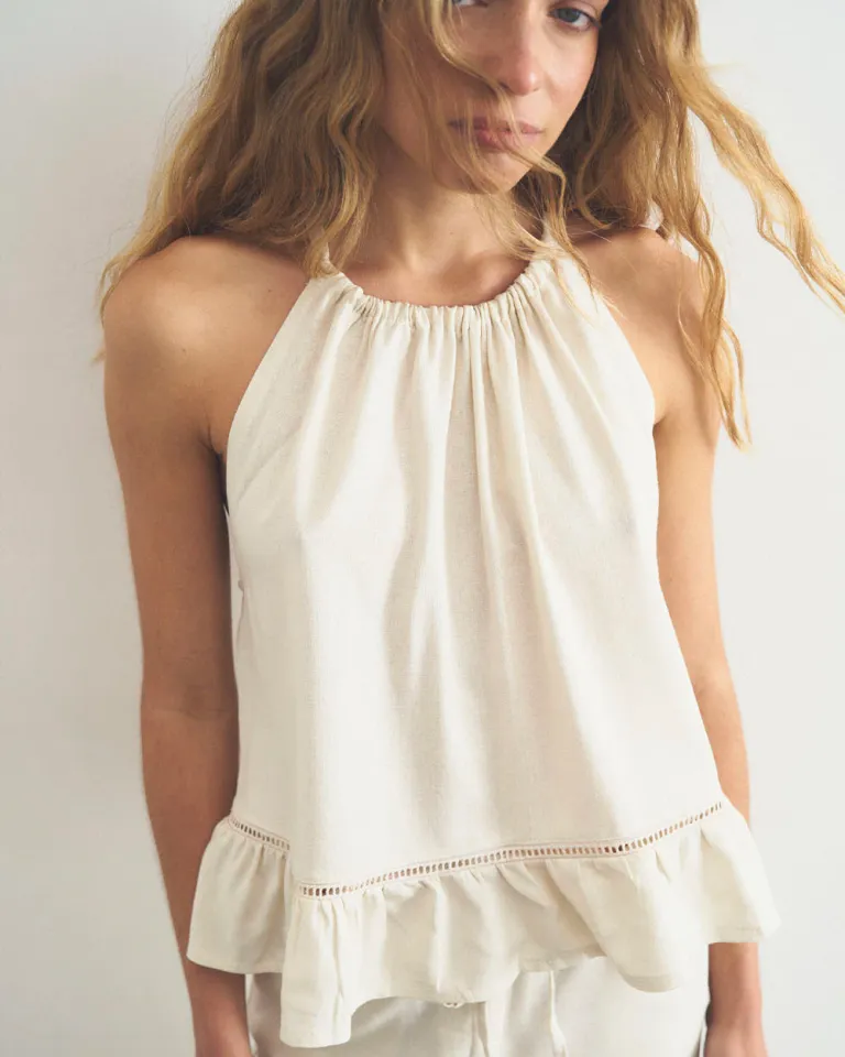 Top de cuello halter con volados en beige para mujer de Sky en Tops para argentina