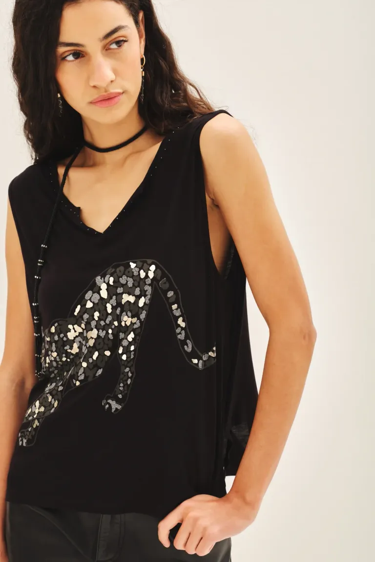 Musculosa negra con escote pronunciado y detalles en foil de Rapsodia en Remeras para argentina