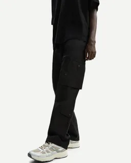 Pantalón wide leg multibolsillos de Bershka en Pantalones para argentina