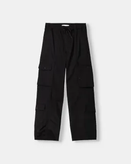Pantalón wide leg multibolsillos de Bershka en Pantalones para argentina