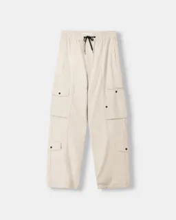 Pantalón wide leg multibolsillos de Bershka en Pantalones para argentina