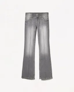 Jeans bootcut tiro bajo de Bershka en Pantalones para argentina