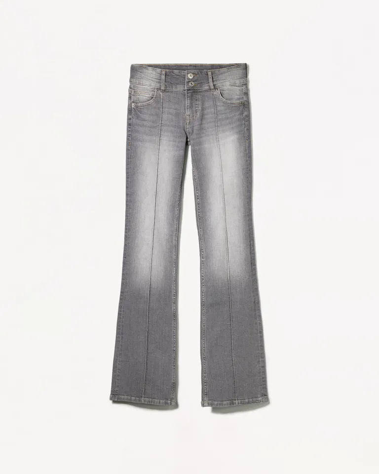 Jeans bootcut tiro bajo de Bershka en Pantalones para argentina