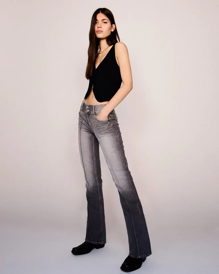 Jeans bootcut tiro bajo de Bershka en Pantalones para argentina