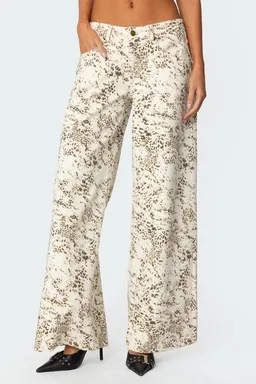 Jeans baggy tiro bajo leopardo de Edikted en Pantalones para argentina