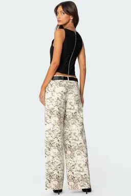 Jeans baggy tiro bajo leopardo de Edikted en Pantalones para argentina