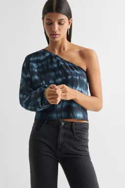 Blusa asimétrica estampada de Mango Teen en Blusas para argentina