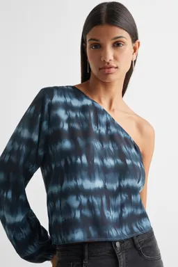 Blusa asimétrica estampada de Mango Teen en Blusas para argentina