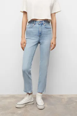 Jeans slim deshilachado de Mango Teen en Pantalones para argentina