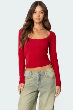 Remera acanalada con encaje mora de Edikted en Remeras para argentina
