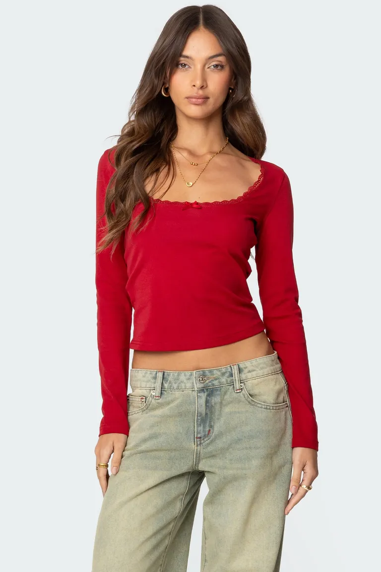 Remera acanalada con encaje mora de Edikted en Remeras para argentina