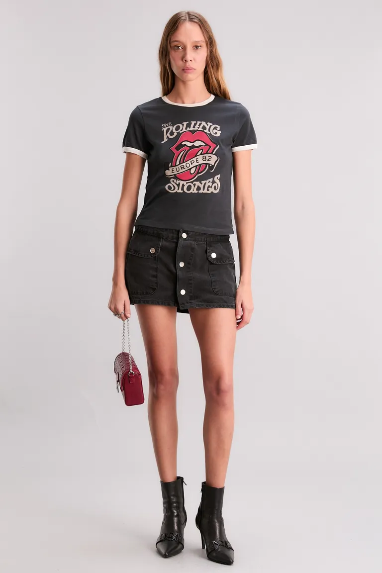 Remera de algodón con estampado exclusivo y escote redondo de Kosiuko en Remeras para argentina