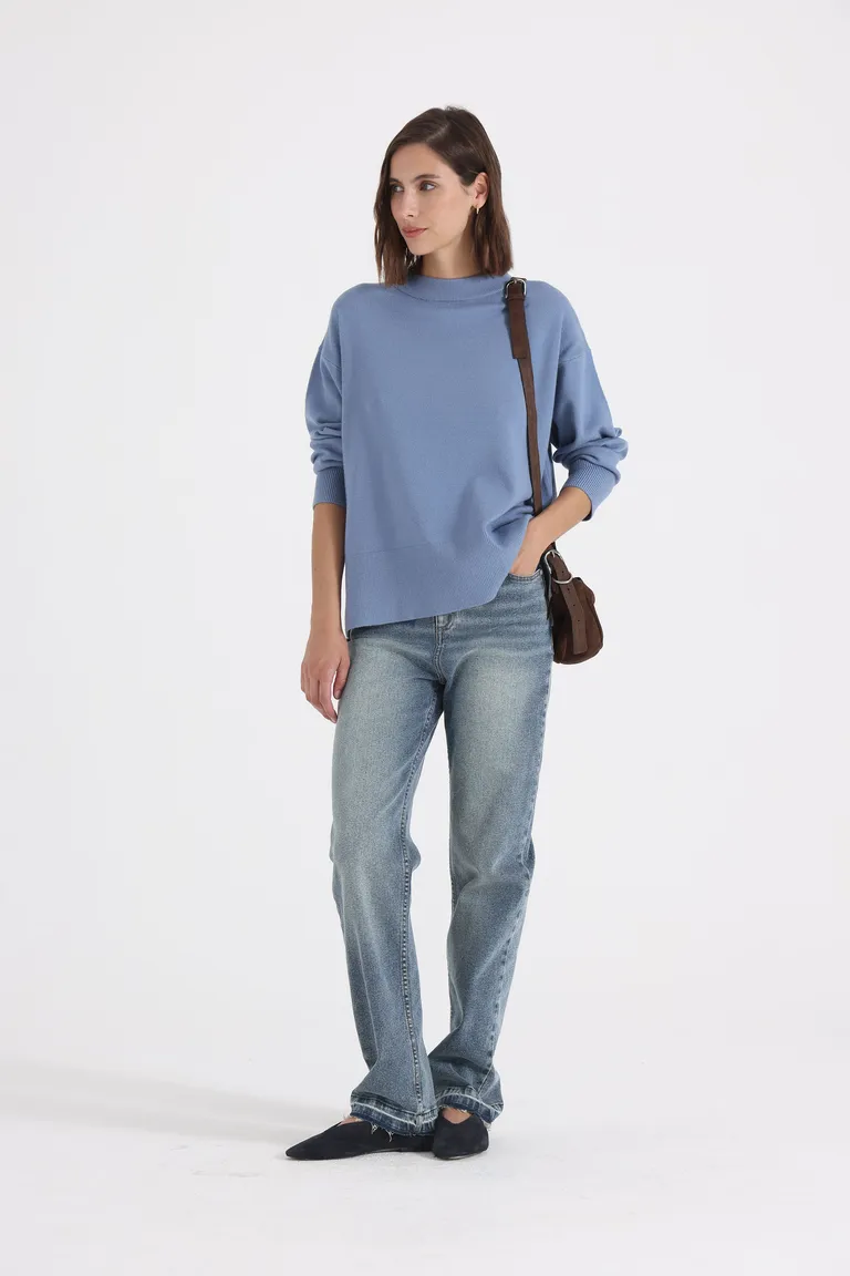 Sweater de tejido liso con cuello redondo y diseño holgado de Yagmour en Buzos y Sweaters para argentina