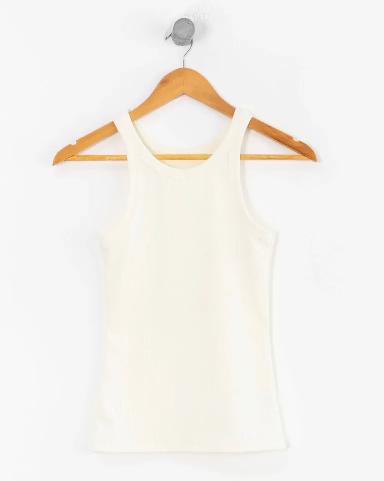 Musculosa básica con vivo fino y diseño minimalista para mujer de Sky en Tops para argentina