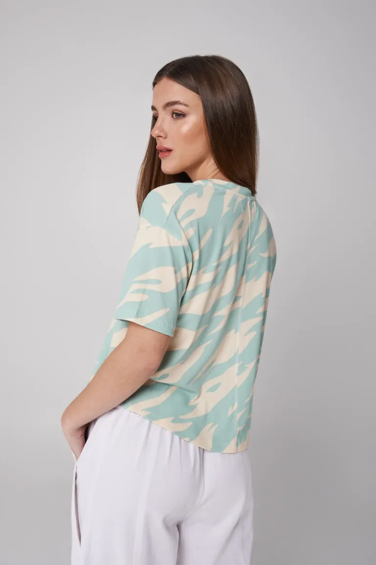 Remera estampada de corte suelto y cómodo para mujer de Apricot en Remeras para argentina