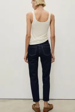 Jean newmom confort tiro alto de Mango en Pantalones para argentina