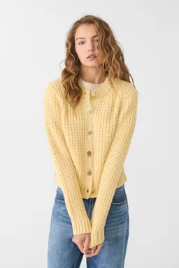 Chaqueta punto botones dorados de Stradivarius en Chaquetas para argentina