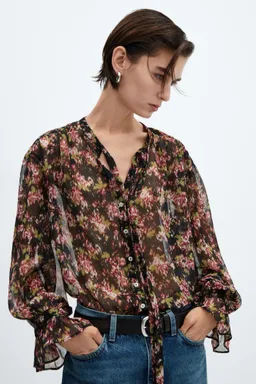 Blusa floral semitransparente de Mango en Blusas para argentina