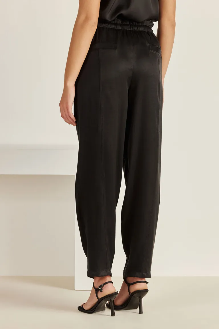 Pantalón negro holgado y elegante para mujer de Tucci en Pantalones para argentina