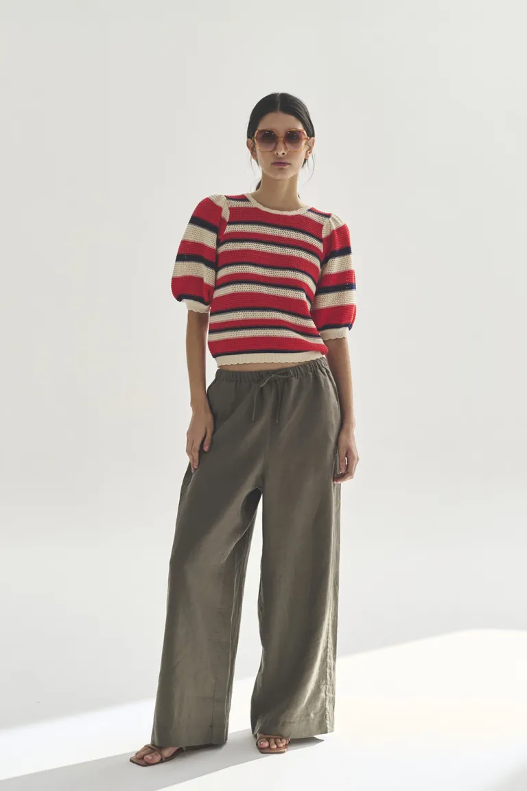 Suéter de rayas rojas, blancas y negras para mujer de Akiabara en Buzos y Sweaters para argentina