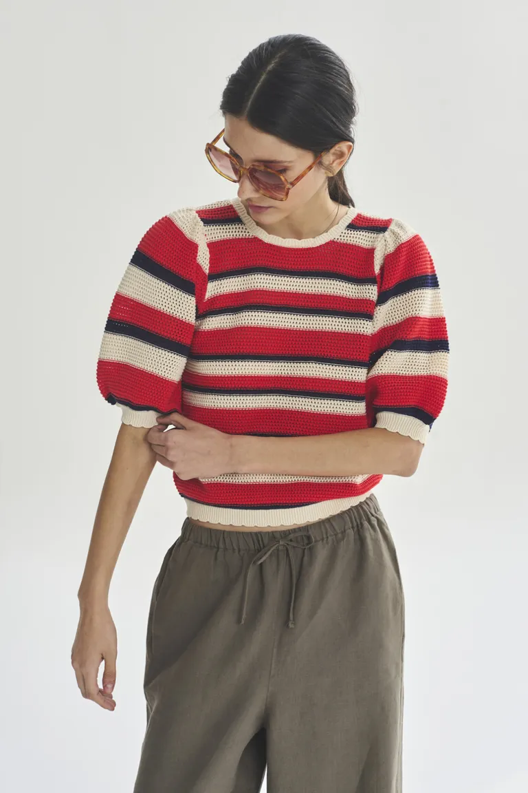 Suéter de rayas rojas, blancas y negras para mujer de Akiabara en Buzos y Sweaters para argentina