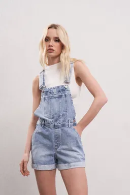 Jardinero corto de Magda en Shorts para argentina