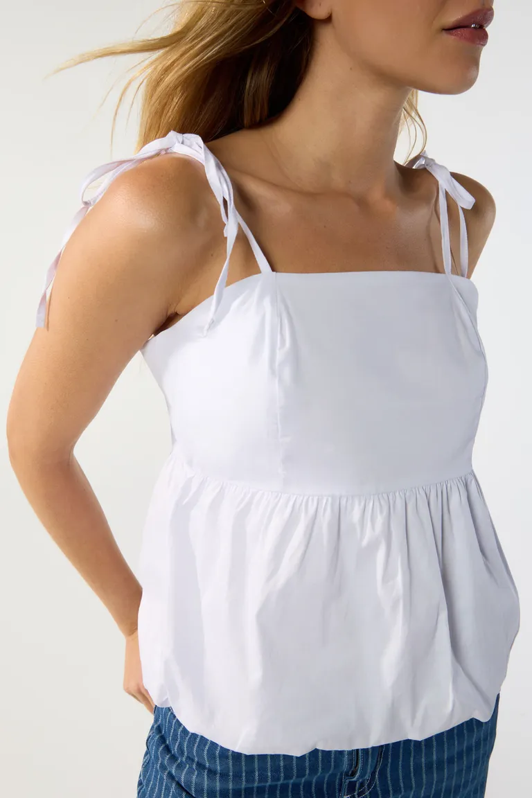Top blanco de poplin con escote recto y breteles para atar de Cuesta Blanca en Tops para argentina