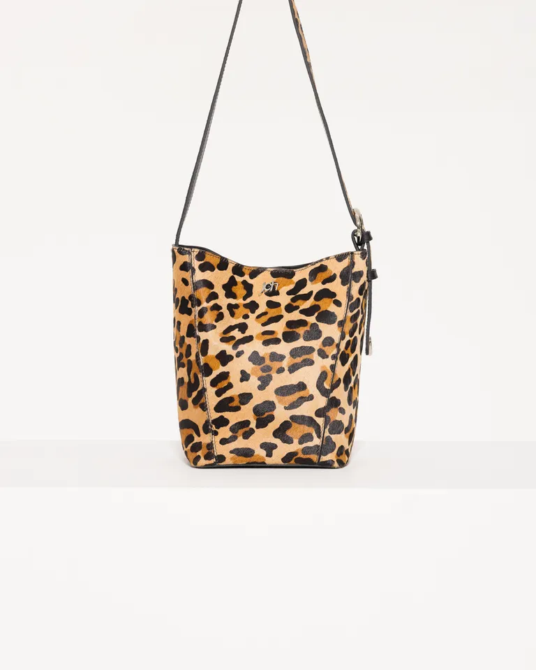 Bolso Tote de Diseño con Estampado de Leopardo de Jazmin Chebar en Bolsos y Carteras para argentina
