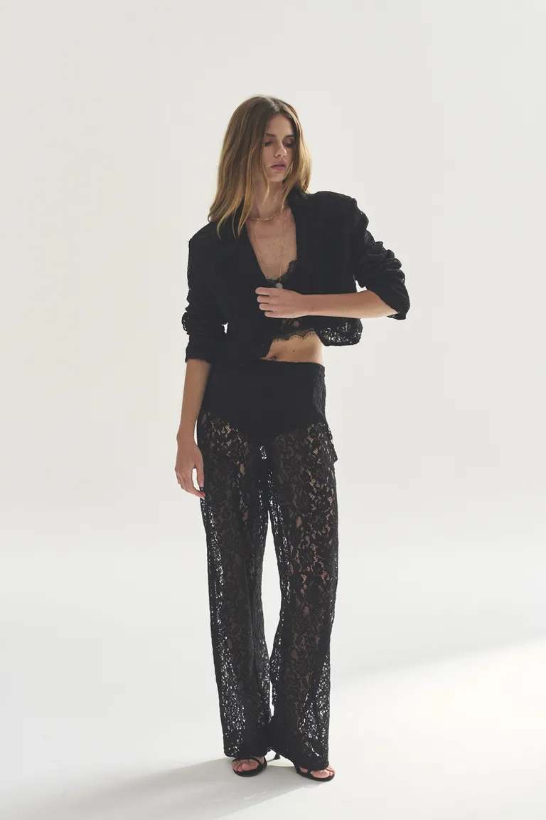 Blazer de alta calidad en un diseño moderno y versátil para mujeres de Akiabara en Blazers para argentina