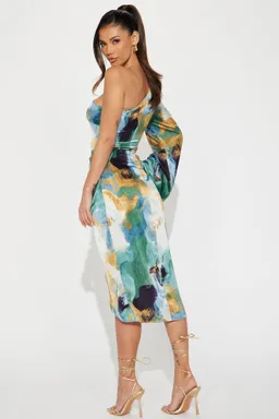 Vestido midi satén gossip girl de Fashion Nova en Vestidos para argentina