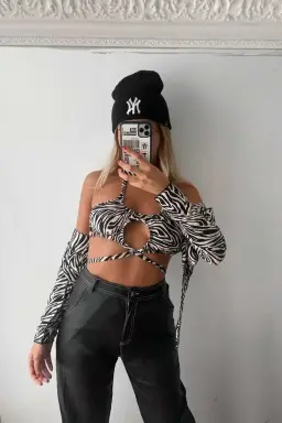 Top Estampado Lazo de Flor Gagliani en Tops para argentina