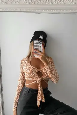 Top Estampado Lazo de Flor Gagliani en Tops para argentina