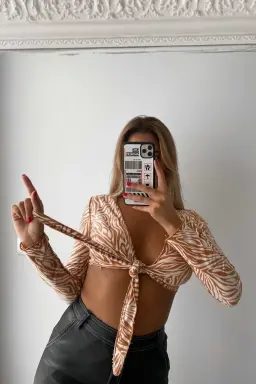 Top Estampado Lazo de Flor Gagliani en Tops para argentina
