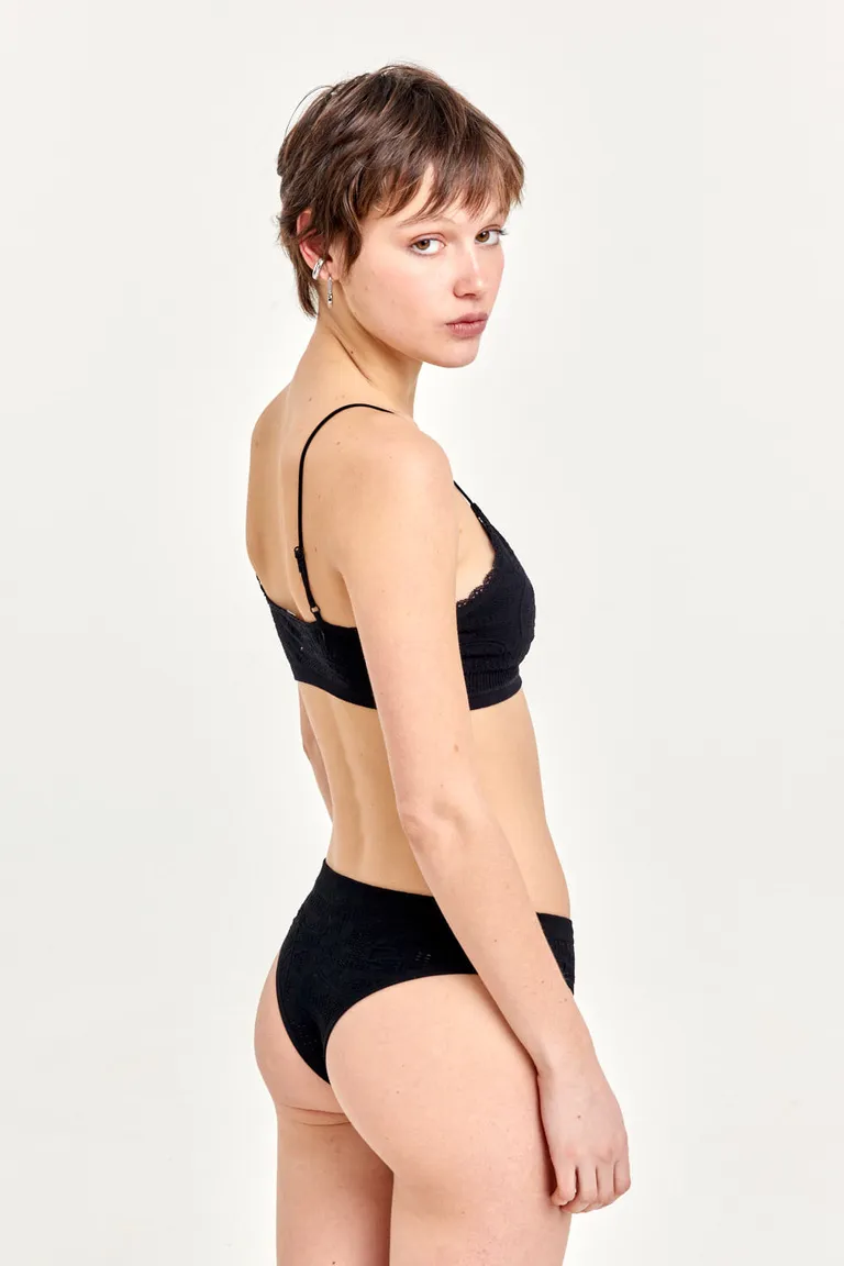 Prenda Íntima Sin Costuras con Diseño Adaptable y Elegante de 47 Street en Ropa Interior y Medias para argentina