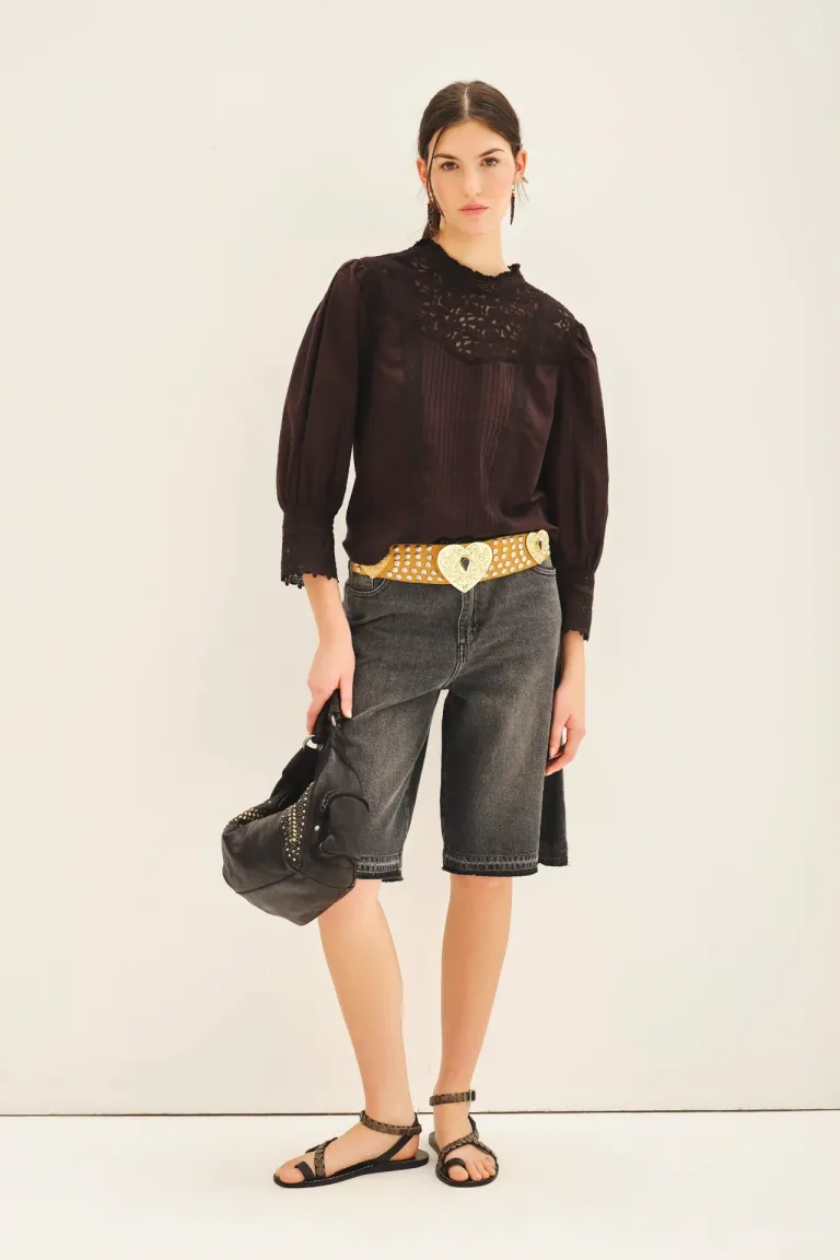 Camisa negra de corte recto con detalles de encaje y mangas voluminosas de Rapsodia en Camisas para argentina