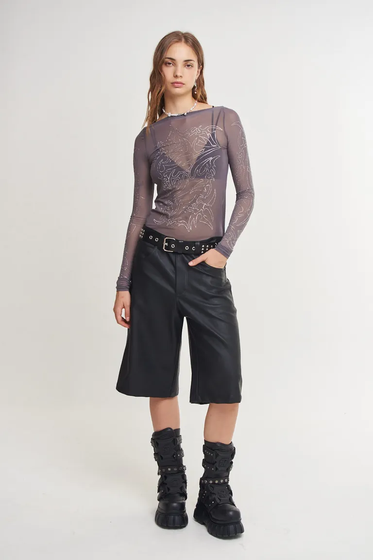 Pantalones cortos de cuero sintético de corte relajado con detalles metálicos en negro de 47 Street en Pantalones para argentina