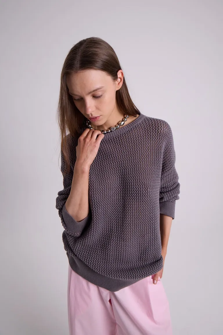 Sweater gris de diseño calado en estilo oversize para mujer de Maria Cher en Buzos y Sweaters para argentina