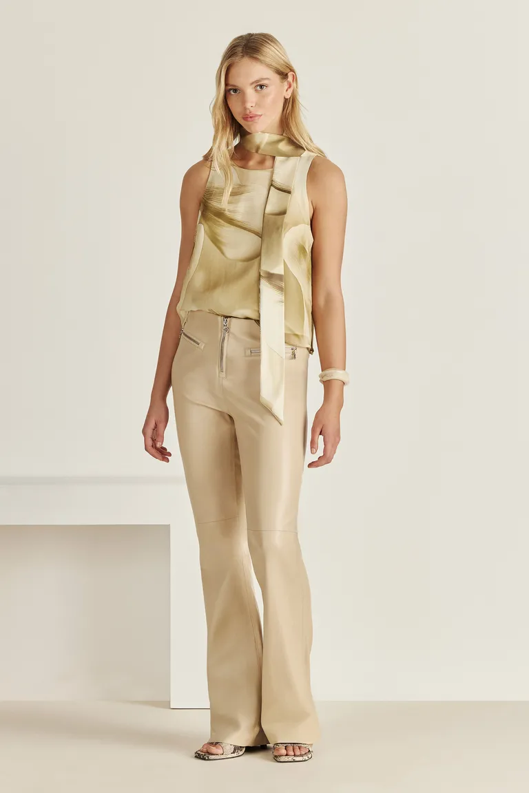 Top de gasa en estampado único y diseño vanguardista para un estilo femenino y contemporáneo de Tucci en Tops para argentina