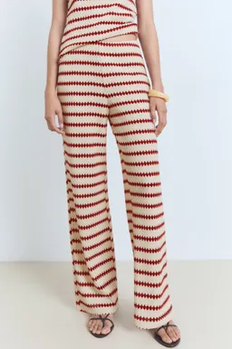 Pantalón punto estampado geométrico de Mango en Pantalones para argentina